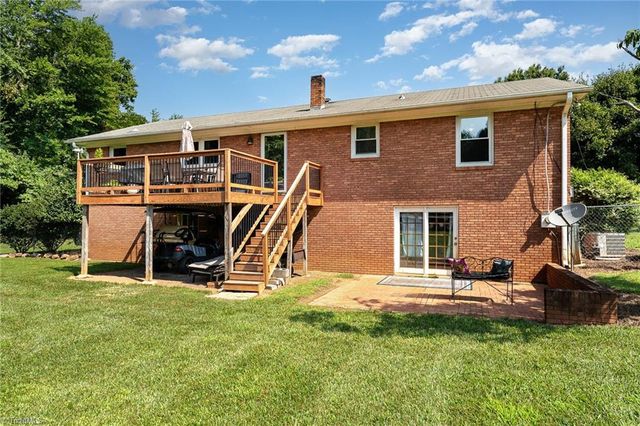 1270 Rainbow Road, Advance, NC 27006