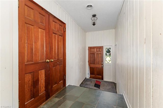 1270 Rainbow Road, Advance, NC 27006