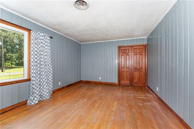 1270 Rainbow Road, Advance, NC 27006