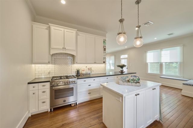 816 Le Green Street, Houston, TX 77008