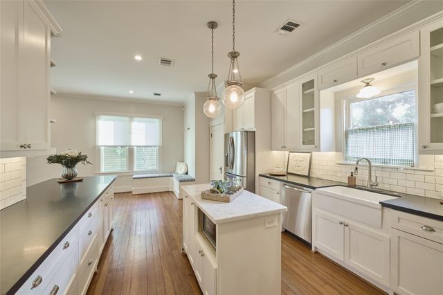 816 Le Green Street, Houston, TX 77008