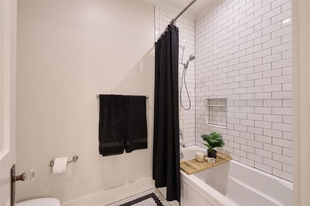 816 Le Green Street, Houston, TX 77008