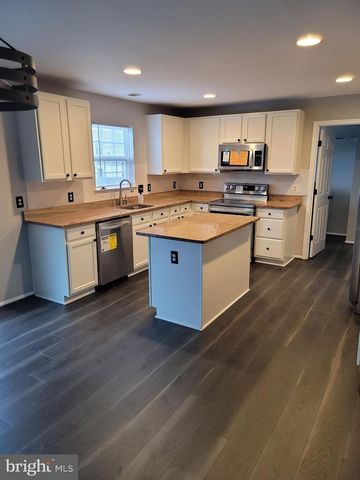 22 RIPLEY RD, Stafford, VA 22556