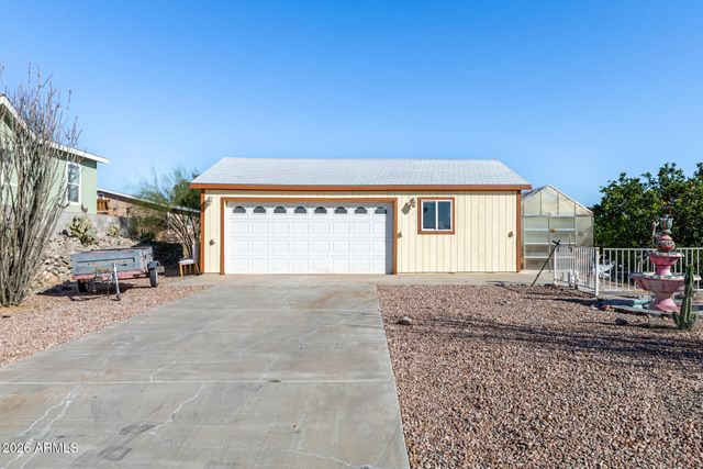 3815 N INDIANA Avenue, Florence, AZ 85132