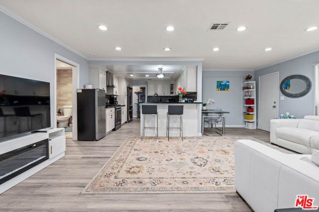 6214 Goodland Avenue, Los Angeles, CA 91606