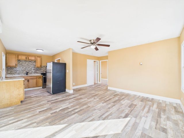 138 N Kessler St, Wichita, KS 67203