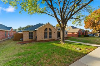 2060 Heather Glen Drive, Lewisville, TX 75067