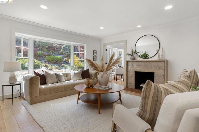 139 Buckeye Ave, Oakland, CA 94618