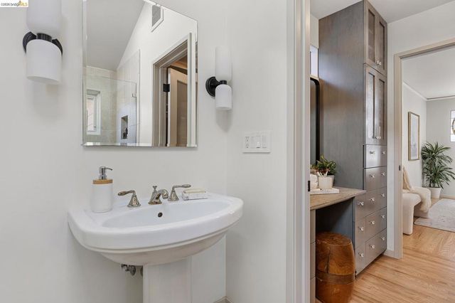 139 Buckeye Ave, Oakland, CA 94618