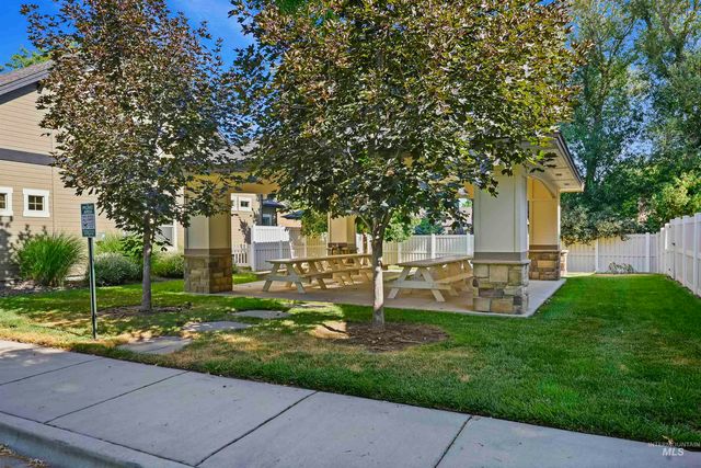 30 N Arrow Creek Ln, Eagle, ID 83616