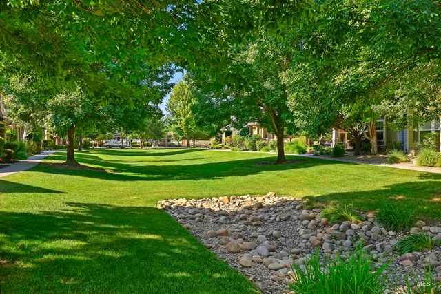 30 N Arrow Creek Ln, Eagle, ID 83616