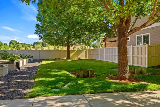 30 N Arrow Creek Ln, Eagle, ID 83616