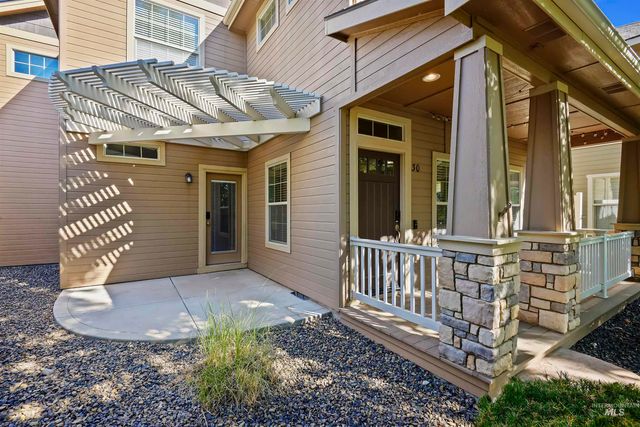 30 N Arrow Creek Ln, Eagle, ID 83616