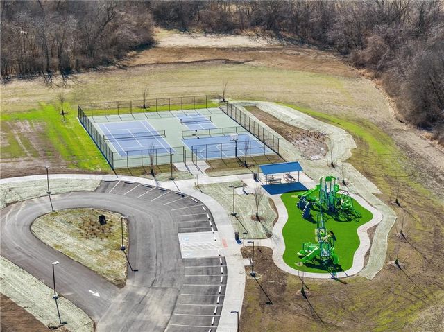 2322 SW River Trail road Road, Lee's Summit, MO 64082