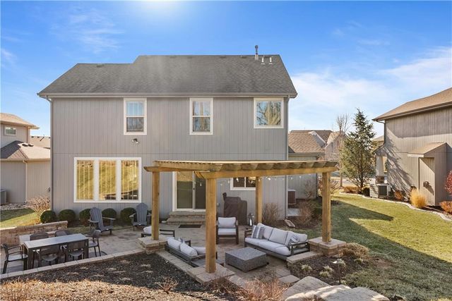 2322 SW River Trail road Road, Lee's Summit, MO 64082