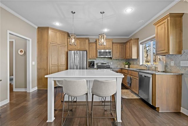 2322 SW River Trail road Road, Lee's Summit, MO 64082