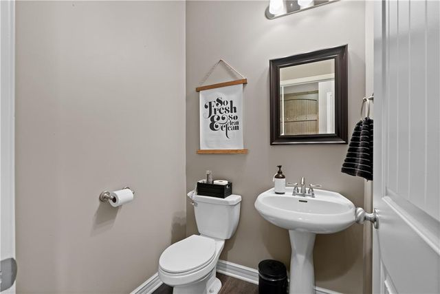 2322 SW River Trail road Road, Lee's Summit, MO 64082