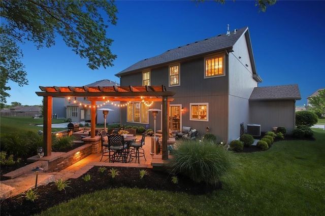 2322 SW River Trail road Road, Lee's Summit, MO 64082