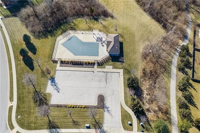 2322 SW River Trail road Road, Lee's Summit, MO 64082