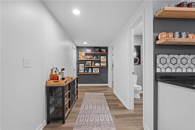 2322 SW River Trail road Road, Lee's Summit, MO 64082