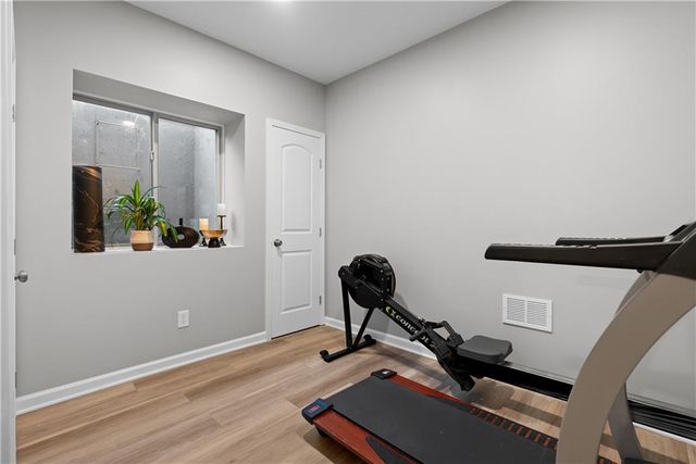 2322 SW River Trail road Road, Lee's Summit, MO 64082