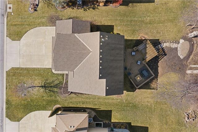 2322 SW River Trail road Road, Lee's Summit, MO 64082