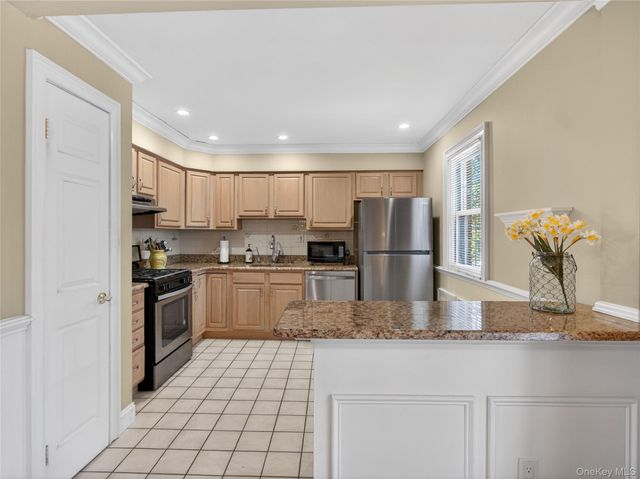 68 Bon Aire Circle P11, Suffern, NY 10901