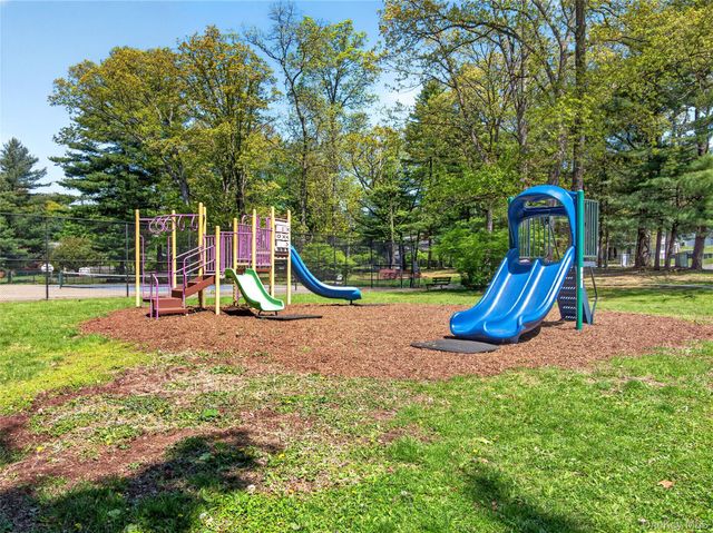 68 Bon Aire Circle P11, Suffern, NY 10901