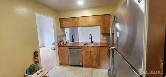 3106 Commons At Kingswood Drive, East Brunswick, NJ 08816