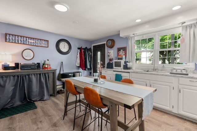 100 Chestnut 100, West Springfield, MA 01089