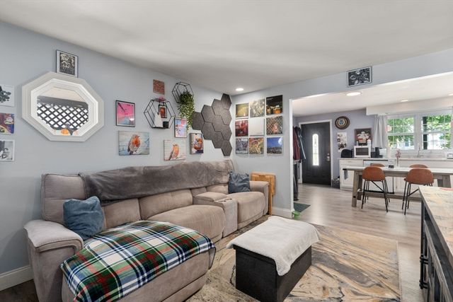 100 Chestnut 100, West Springfield, MA 01089