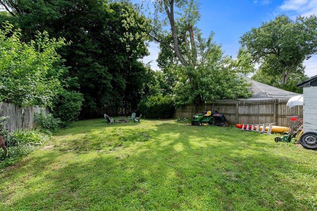 100 Chestnut 100, West Springfield, MA 01089