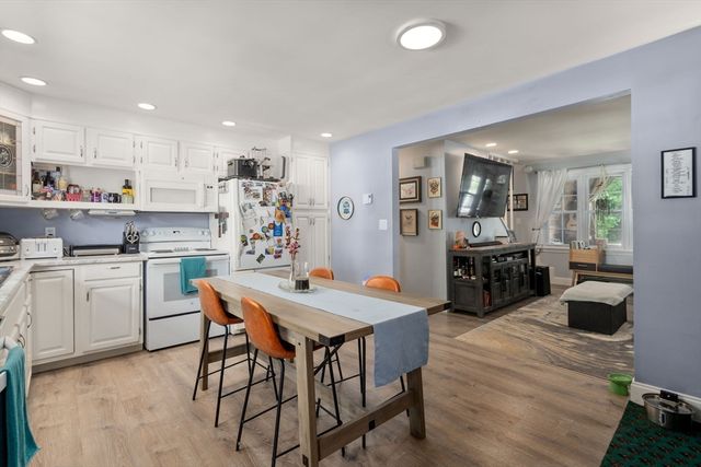 100 Chestnut 100, West Springfield, MA 01089