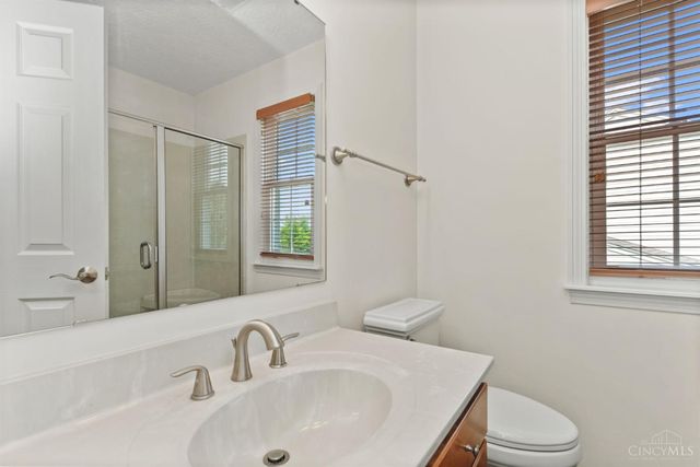102 Lights Pointe Court, Ohio Twp, OH 45157