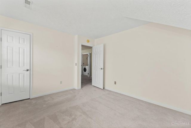 102 Lights Pointe Court, Ohio Twp, OH 45157
