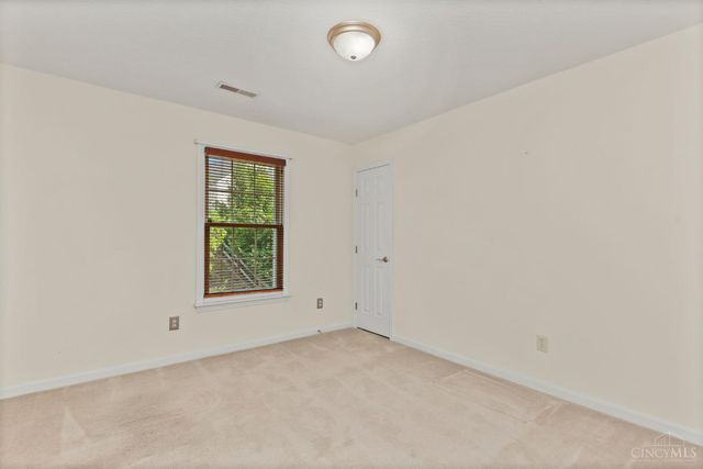 102 Lights Pointe Court, Ohio Twp, OH 45157