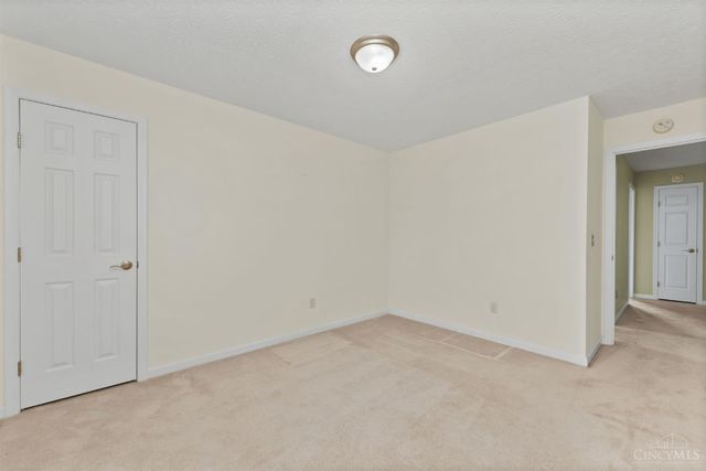 102 Lights Pointe Court, Ohio Twp, OH 45157