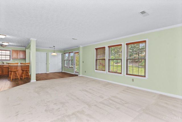 102 Lights Pointe Court, Ohio Twp, OH 45157