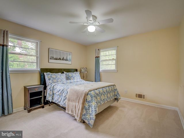 7910 LIVINGSTON RD, Oxon Hill, MD 20745