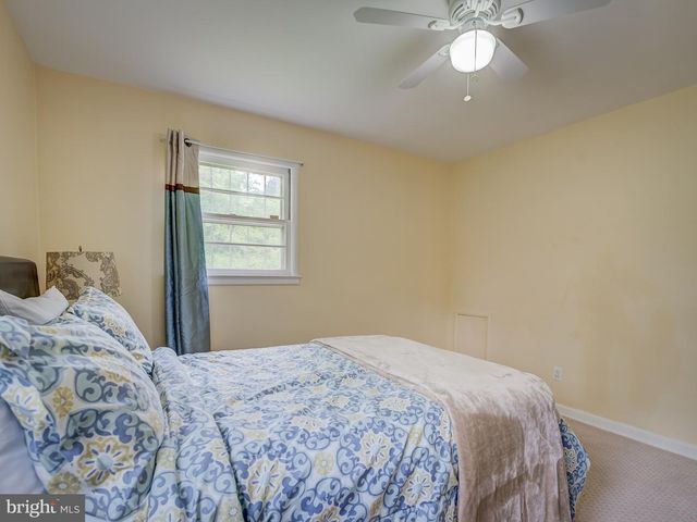 7910 LIVINGSTON RD, Oxon Hill, MD 20745