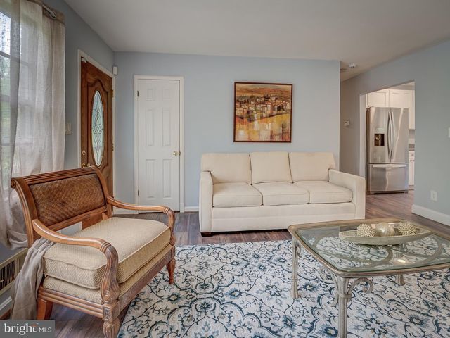 7910 LIVINGSTON RD, Oxon Hill, MD 20745