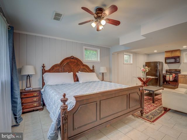 7910 LIVINGSTON RD, Oxon Hill, MD 20745