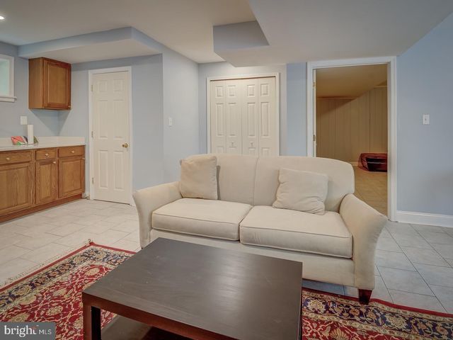 7910 LIVINGSTON RD, Oxon Hill, MD 20745