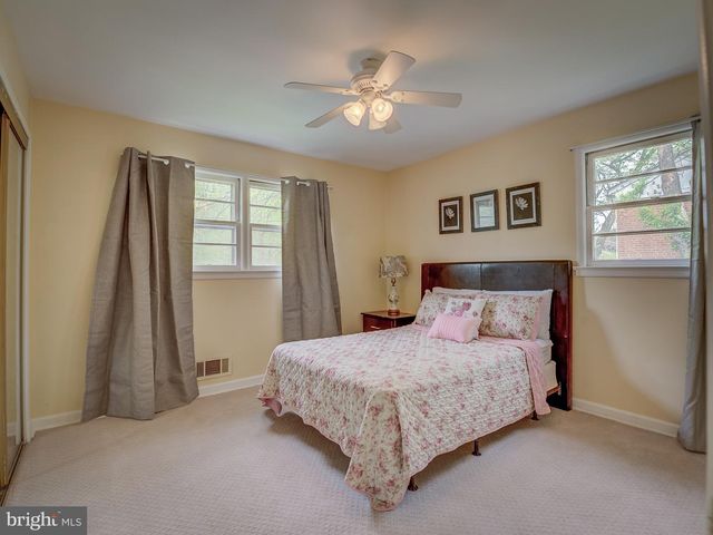 7910 LIVINGSTON RD, Oxon Hill, MD 20745