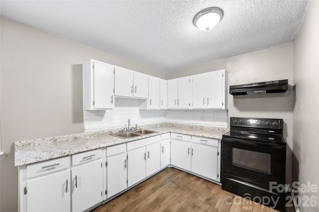 9408 Spruce Pine Place, Charlotte, NC 28210