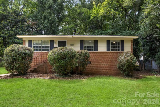 9408 Spruce Pine Place, Charlotte, NC 28210