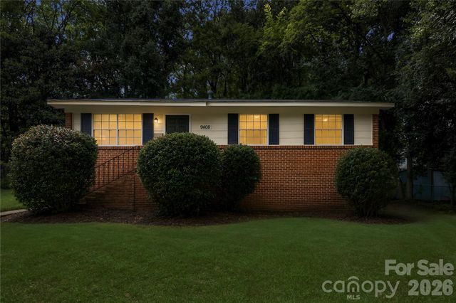 9408 Spruce Pine Place, Charlotte, NC 28210