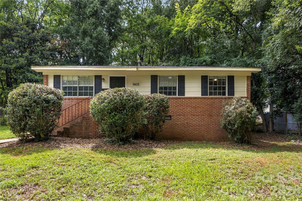 9408 Spruce Pine Place, Charlotte, NC 28210