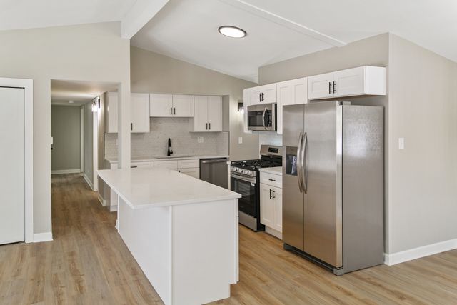 6305 Robert Road, Cary, IL 60013