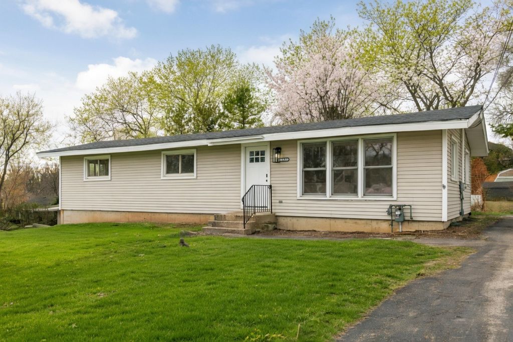 6305 Robert Road, Cary, IL 60013